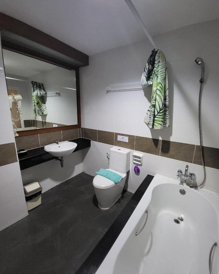 Chana Hotel Пхукет Экстерьер фото