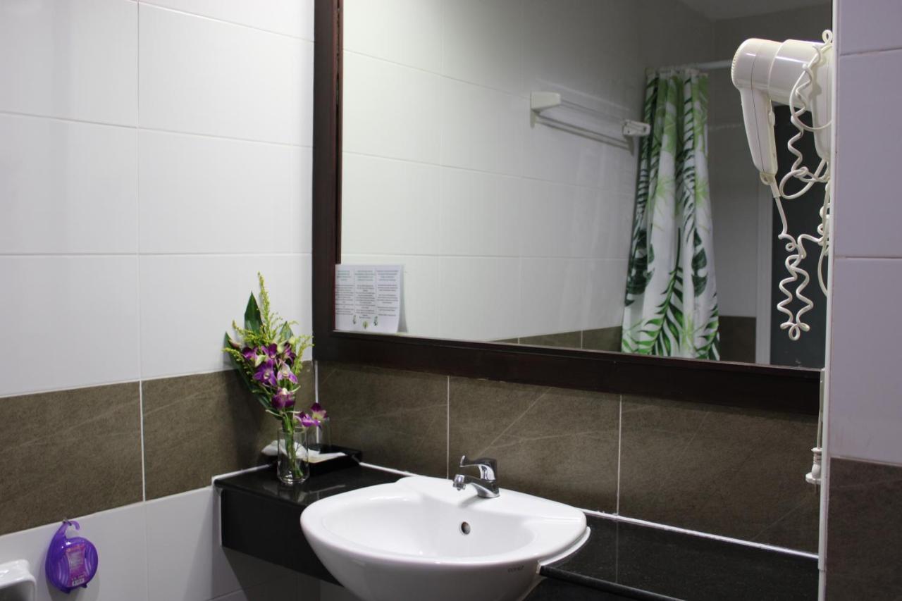 Chana Hotel Пхукет Экстерьер фото