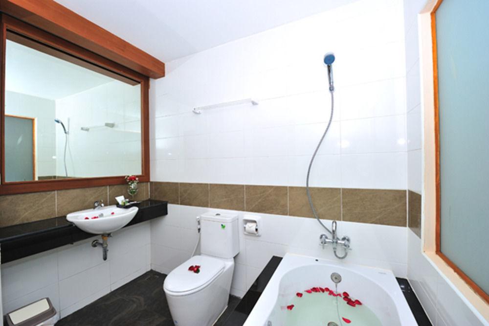 Chana Hotel Пхукет Экстерьер фото