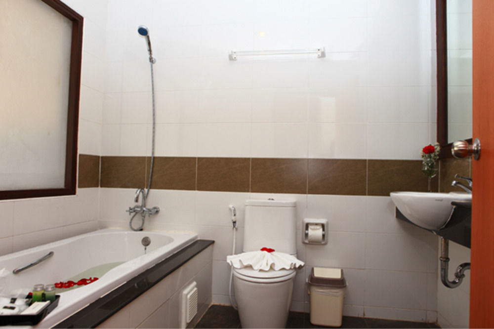 Chana Hotel Пхукет Экстерьер фото
